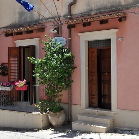 Il Giardino Di Pietra Bed & Breakfast Noto Eksteriør bilde