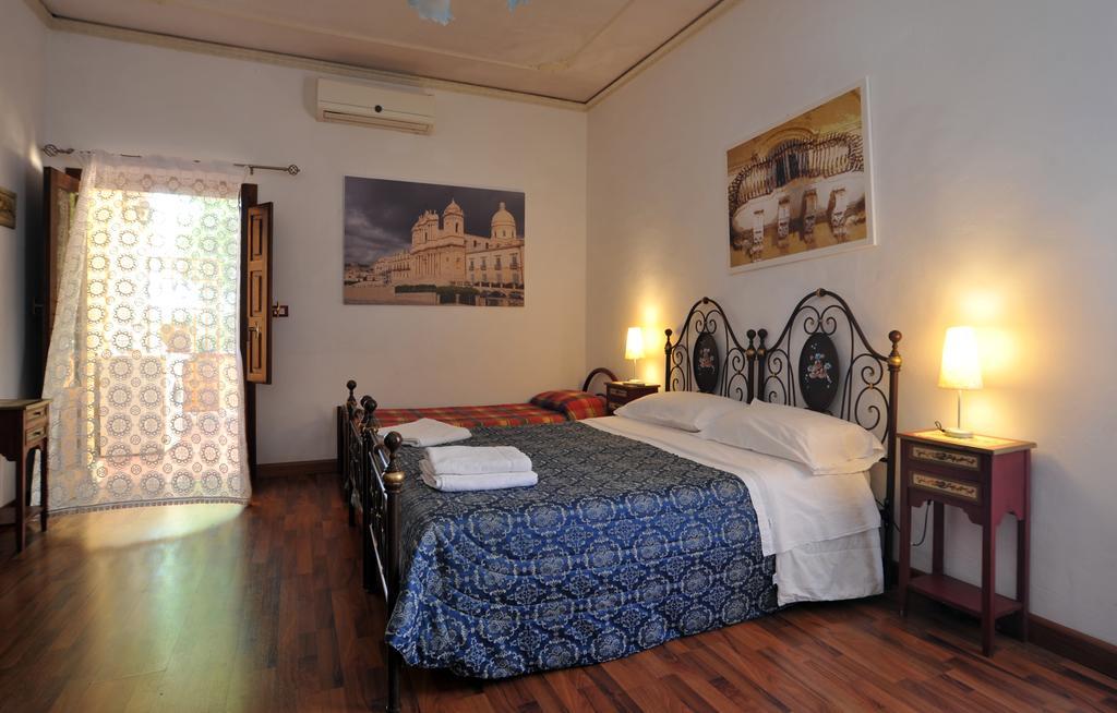 Il Giardino Di Pietra Bed & Breakfast Noto Eksteriør bilde